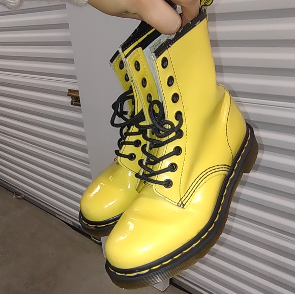 Dr Martens 1460 Patent Yellow Lace Up Combat Boots. Size 7 - Picture 11 of 11
